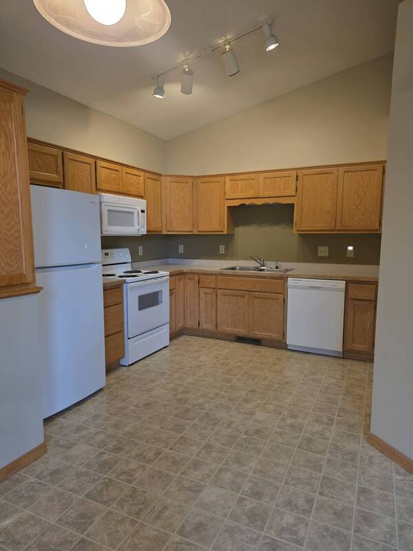 Foto del edificio - 9205 Orchard Cir