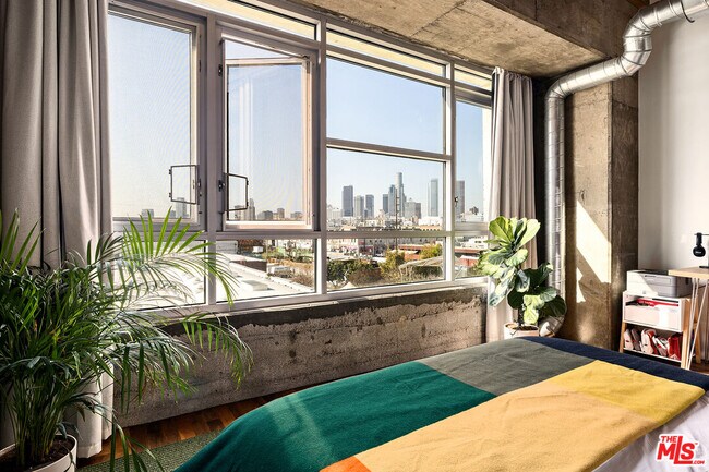 Foto del edificio - 530 S Hewitt St