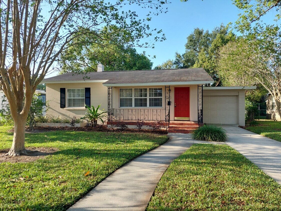 Primary Photo - Charming Home in Hollingsworth Area, Near ...