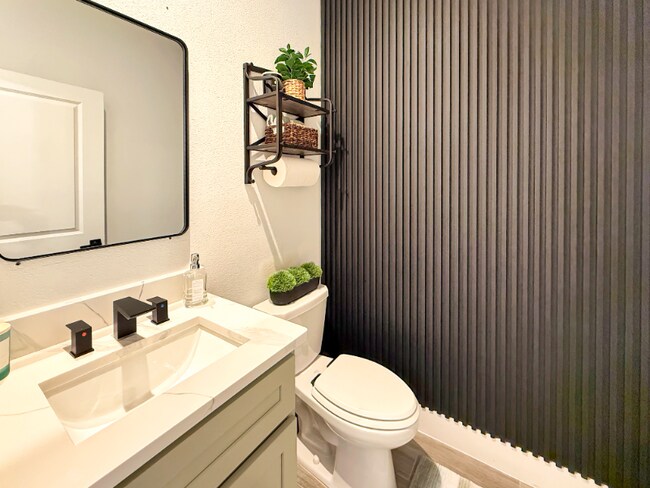 Building Photo - 4411 Holstein St