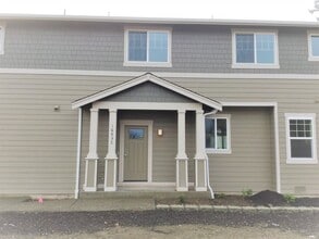 Building Photo - 1683 Burnside Pl