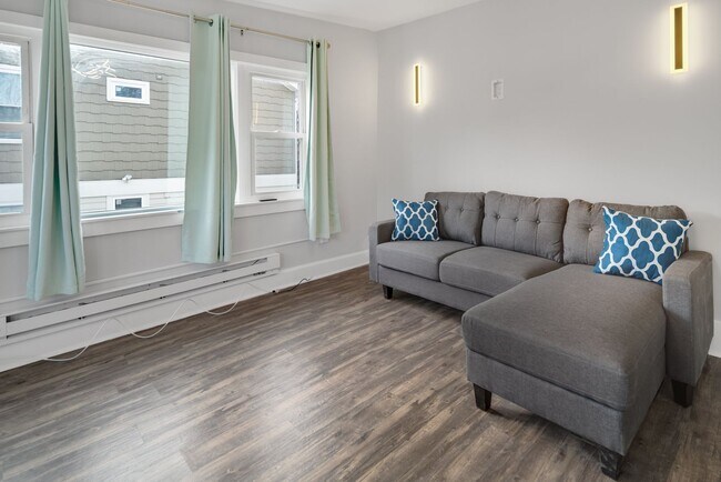 Foto del edificio - 1005-1007 N Aurora St, LLC