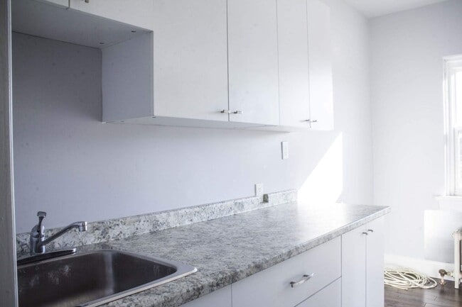 Building Photo - Moodie Apartments