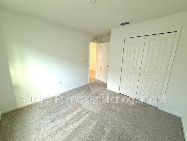 Foto del edificio - 1275 Belle Isle Ln