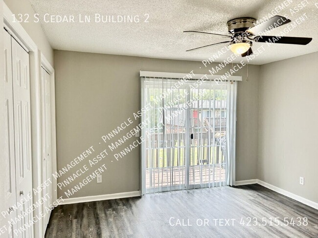 Foto del edificio - 132 S Cedar Ln