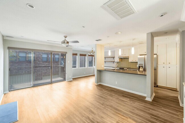 Foto del edificio - 3845 Ranch Rd 2222