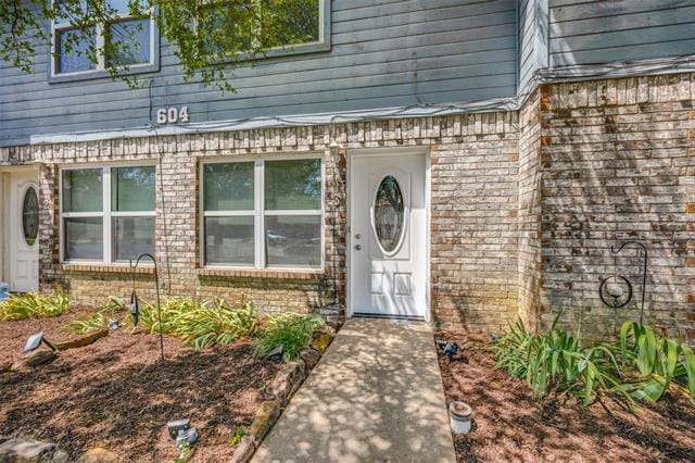 Building Photo - 604 Meadow View Ct