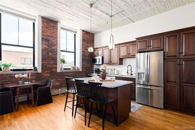 Building Photo - 2261 Blake St