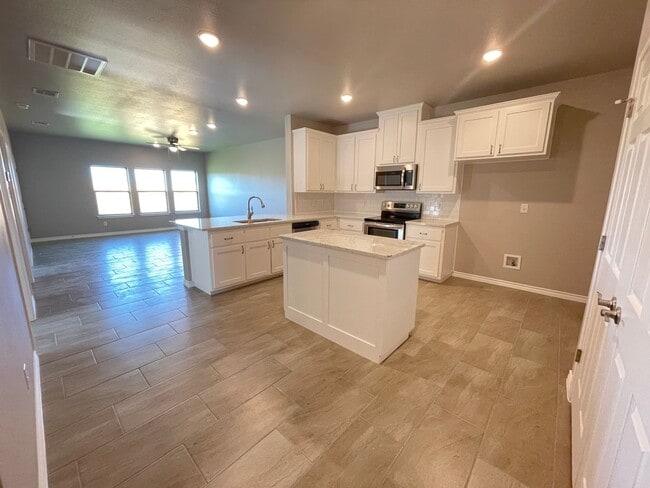 Building Photo - 5417 Rose Garden Loop