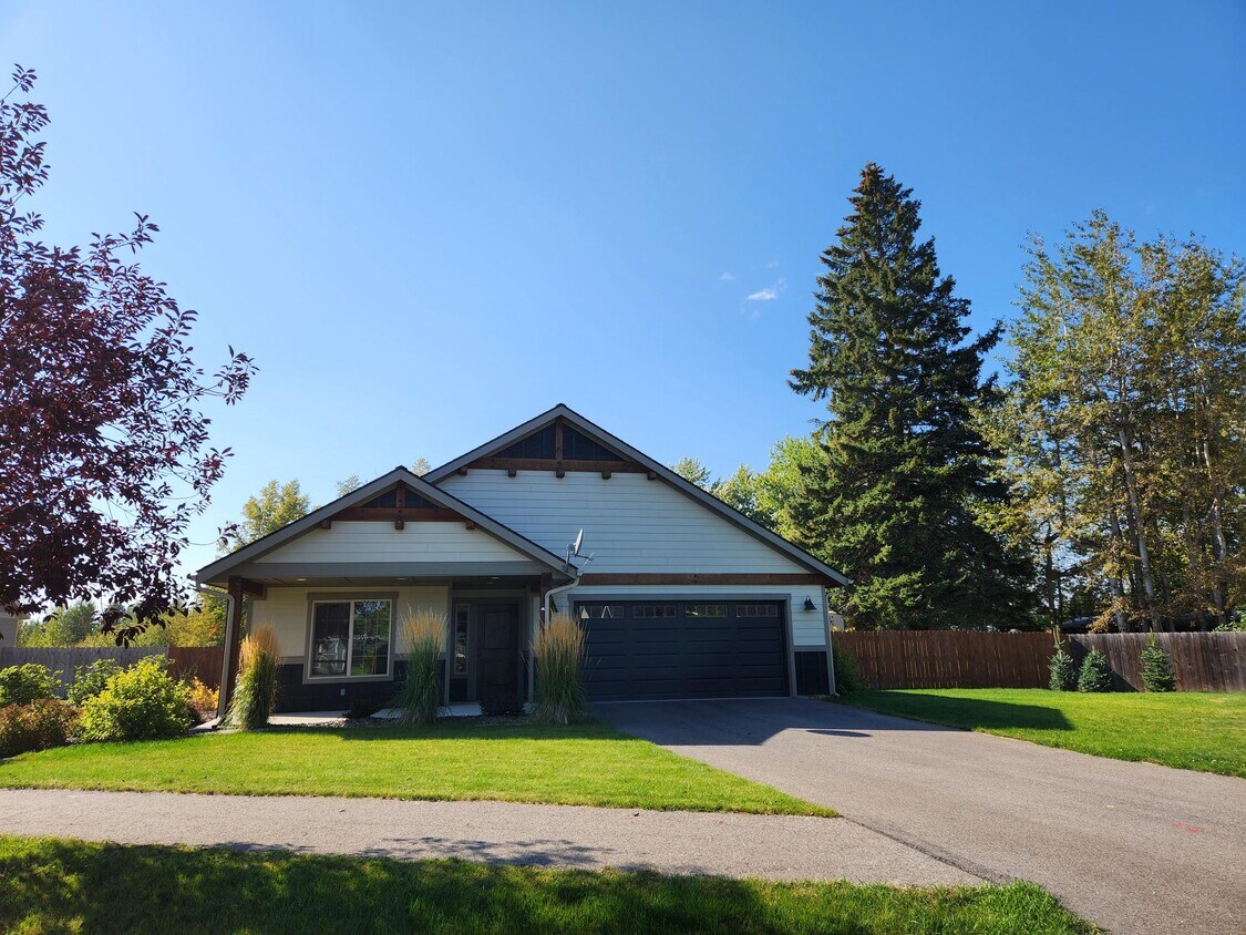 44 Kuskanook Lp, Sandpoint, ID 83864 House Rental in Sandpoint, ID