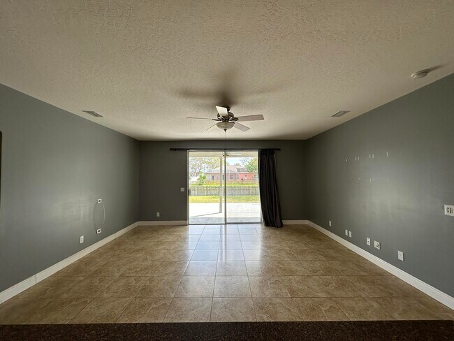 Building Photo - 4010 Caparosa Cir