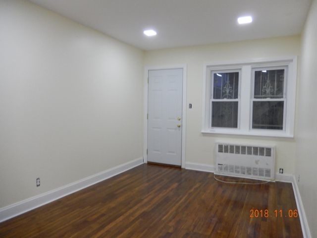Building Photo - 10115 Seaview Ave