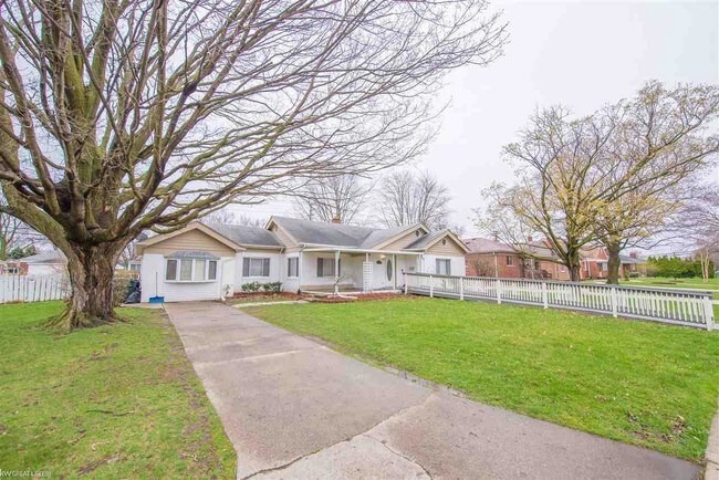 Building Photo - 20840 Sunnydale St