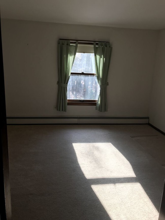 Building Photo - 548