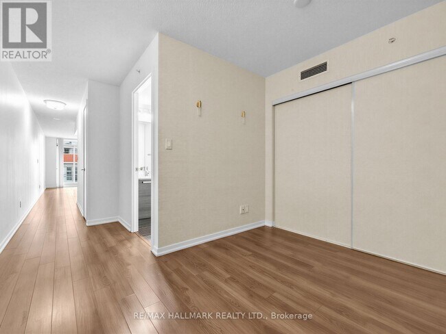 Building Photo - 68 Abell St