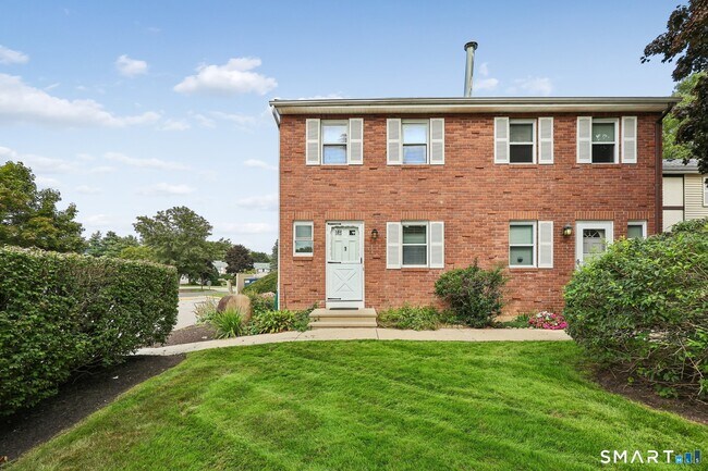 Building Photo - 1 E Gate Ln