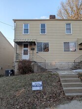 Building Photo - 402-404 Sweetbriar St