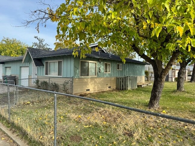 Building Photo - Anderson 3Bed Duplex- Garbage & Water Included!