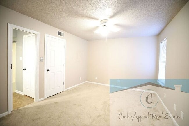 Foto del edificio - Beautiful 2 bedroom / 2 bath home with a fenced in yard!!