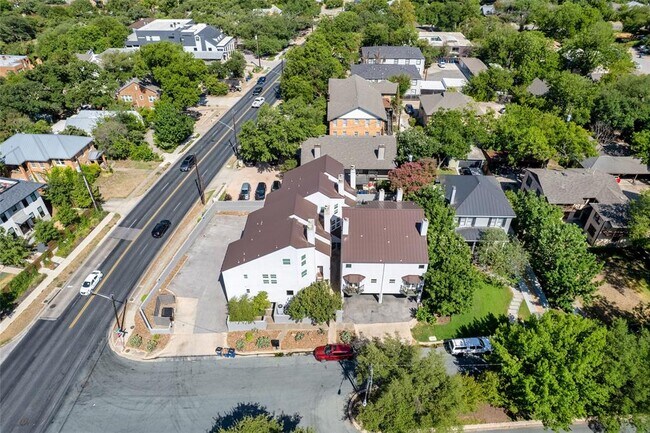 Foto del edificio - 1500 Woodlawn Blvd