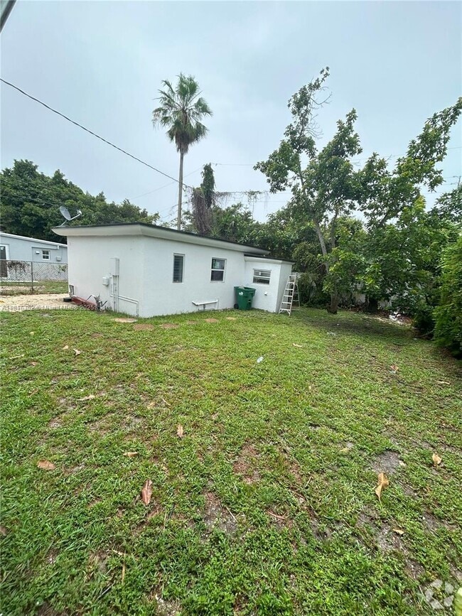 Building Photo - 1220 NE 110th Terrace