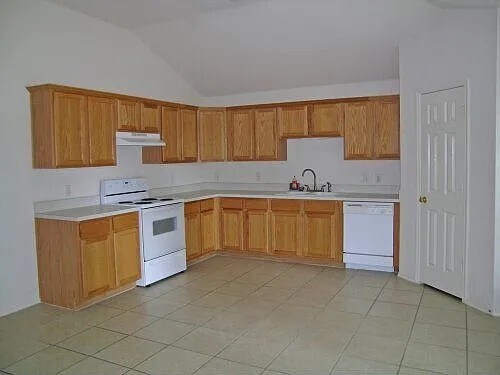 Building Photo - 12204 Half Hitch Trail