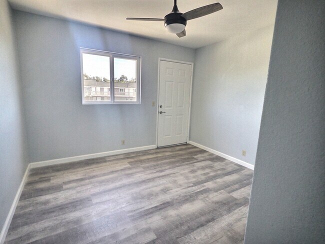 Foto del edificio - 325 E Surfside Dr