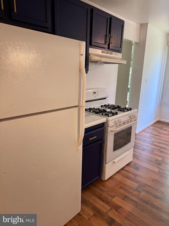 Foto del edificio - 8709 Hayshed Ln