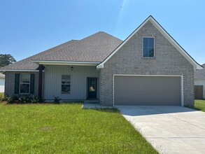 Building Photo - 41352 Rosewood Ln