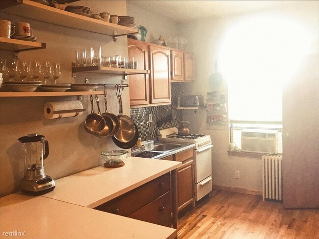 Foto del edificio - 147 N 8th St