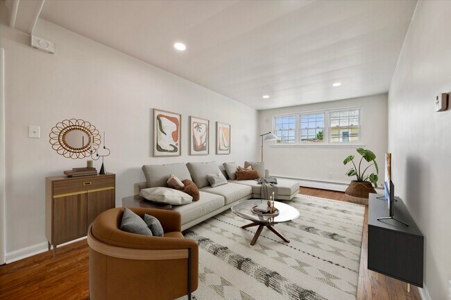 Living Room - 717 Macdade Blvd