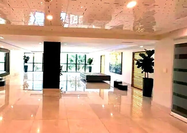 Foto del edificio - 540 Brickell Key Dr