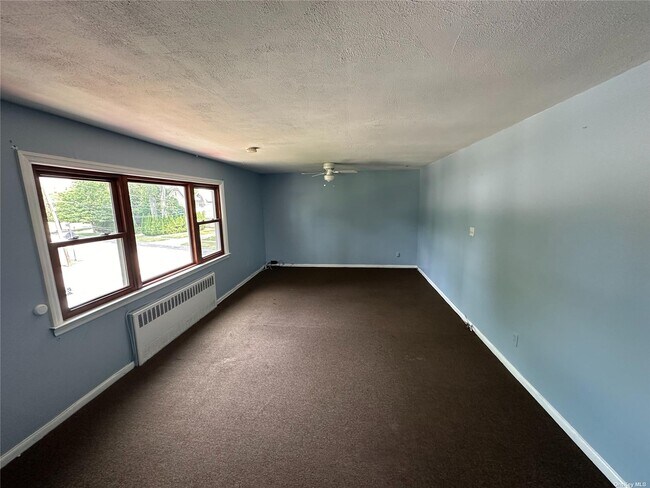 Building Photo - 38 Howard Pl