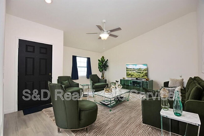 Building Photo - 1035 Fox Lake Dr