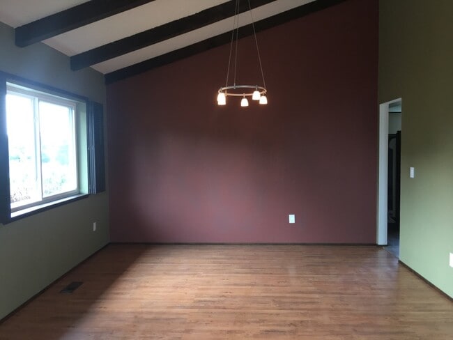 Building Photo - 15185 Broili Dr