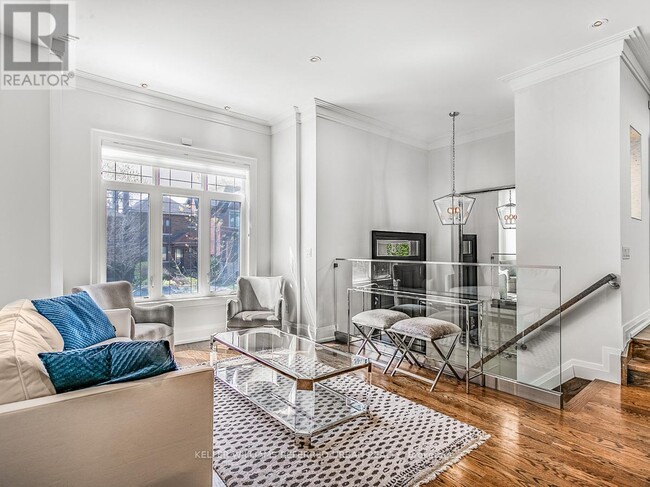 Photo du bâtiment - 38 Cranbrooke Ave