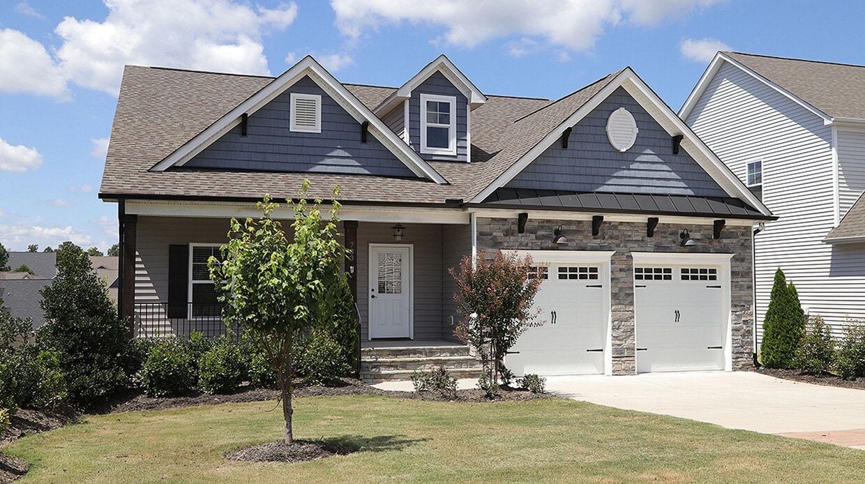 Primary Photo - Beautiful Home with Open Floorplan in Desi...
