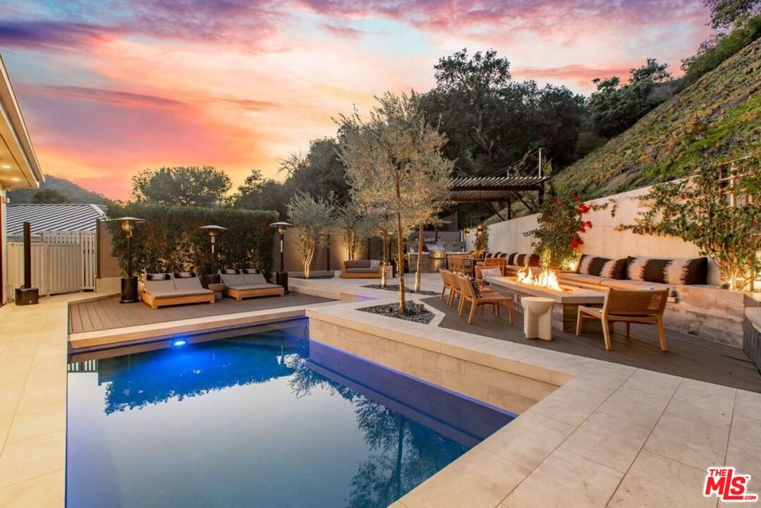 Foto principal - 8145 Willow Glen Rd