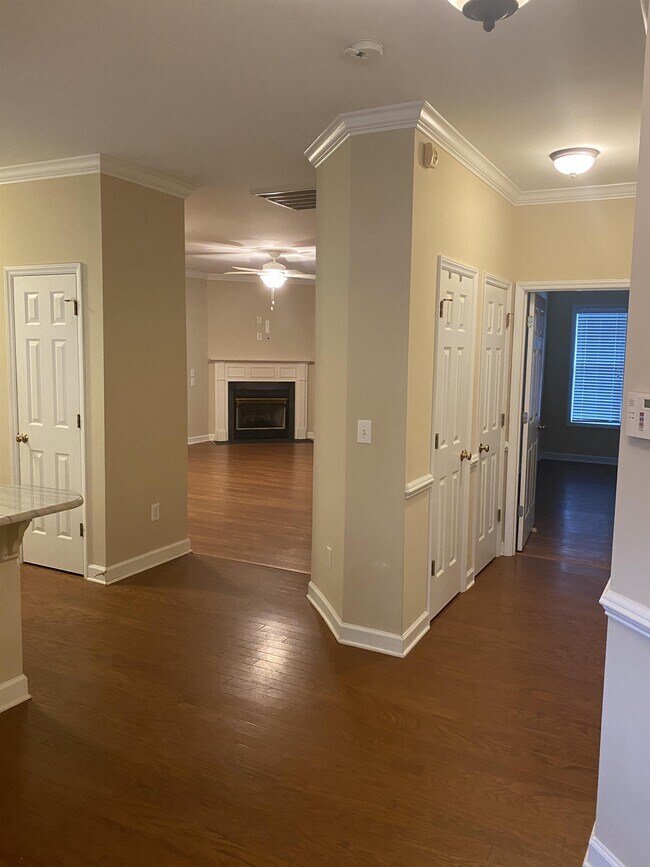 Building Photo - 779 Tatton Park Dr