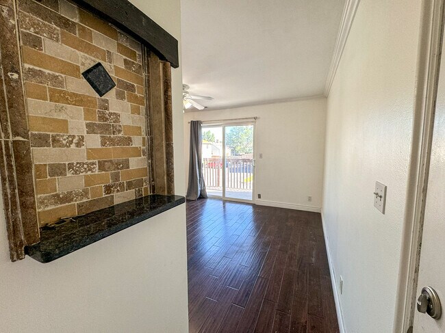 Building Photo - 614 S 500 W