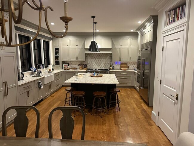 Building Photo - 133 Salem St