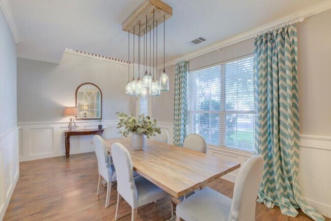 Building Photo - Tasteful 3 Bedroom, 2.5 Bath, 2-Story Home...