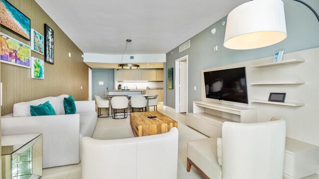 Building Photo - 3101 E Hallandale Beach Blvd