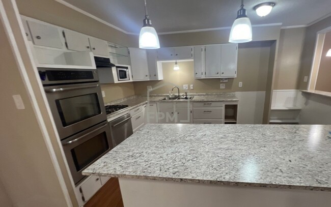 Foto del edificio - 3656 Haughton Ln