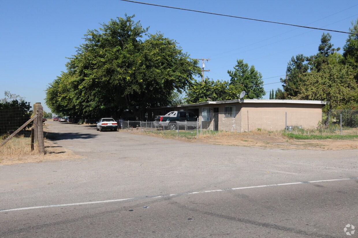 Building Photo - 15415 S Airport Way