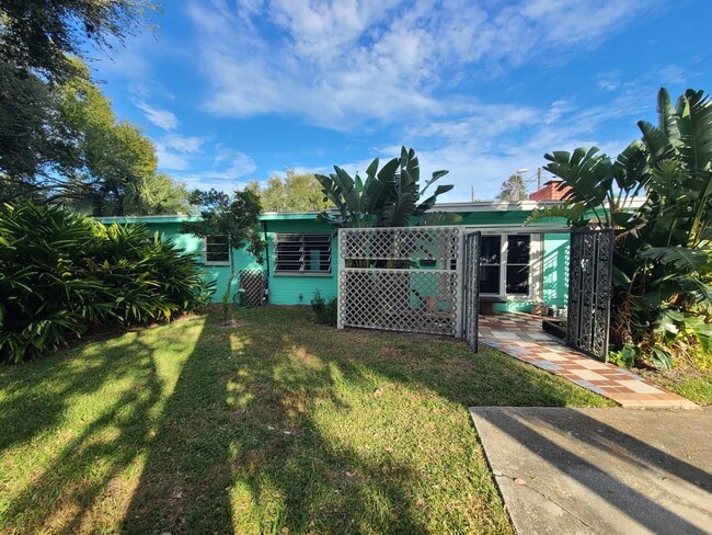 Photo - 1703 John Anderson Dr House