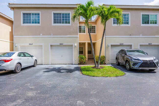 Foto del edificio - 5441 Via Delray Blvd