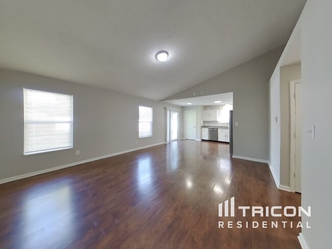 Building Photo - 8810 Mario Creek Dr