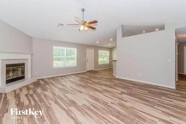 Building Photo - 9759 Redbird Creek Dr S
