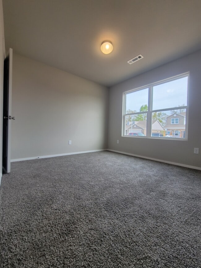 Foto del edificio - 1741 Hermitage Dr